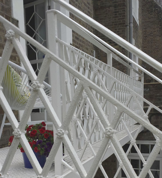 Steel-floral-balcony