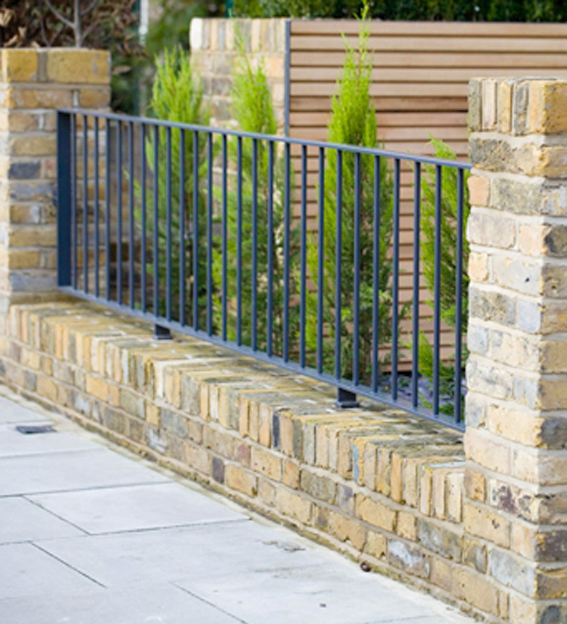 minimal metal front railing